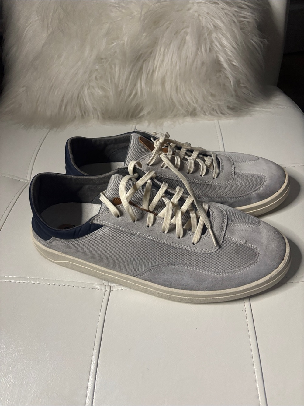 OluKai Men's Low-Top Sneakers in Light Gray with Cream Sole and Navy Heel - Picture 3 of 13